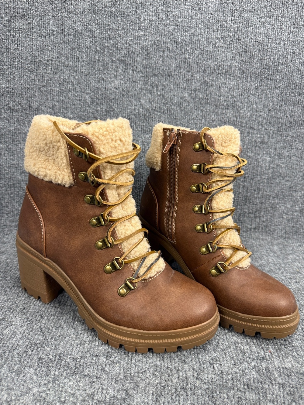 Soda Women's Brown Faux-Shearling Lace-Up Ankle Chunky Heel Boots Size 8.5